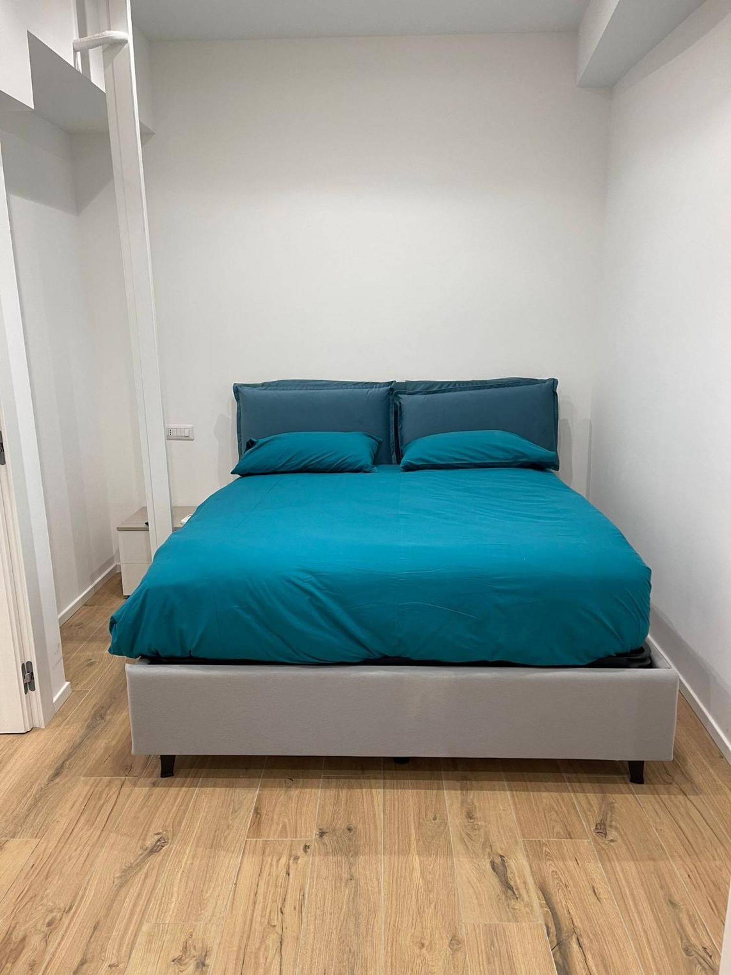 Pm 34 Viale Imperatore Guest House - 50 Mt From Metro San Paolo Exterior foto