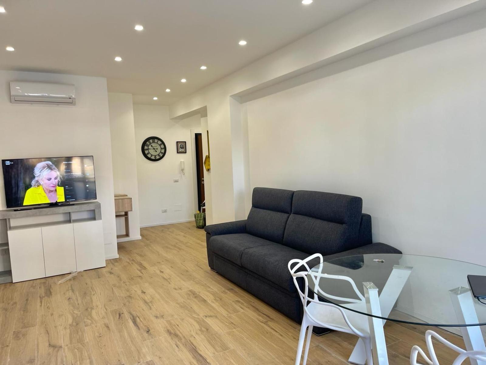 Pm 34 Viale Imperatore Guest House - 50 Mt From Metro San Paolo Exterior foto
