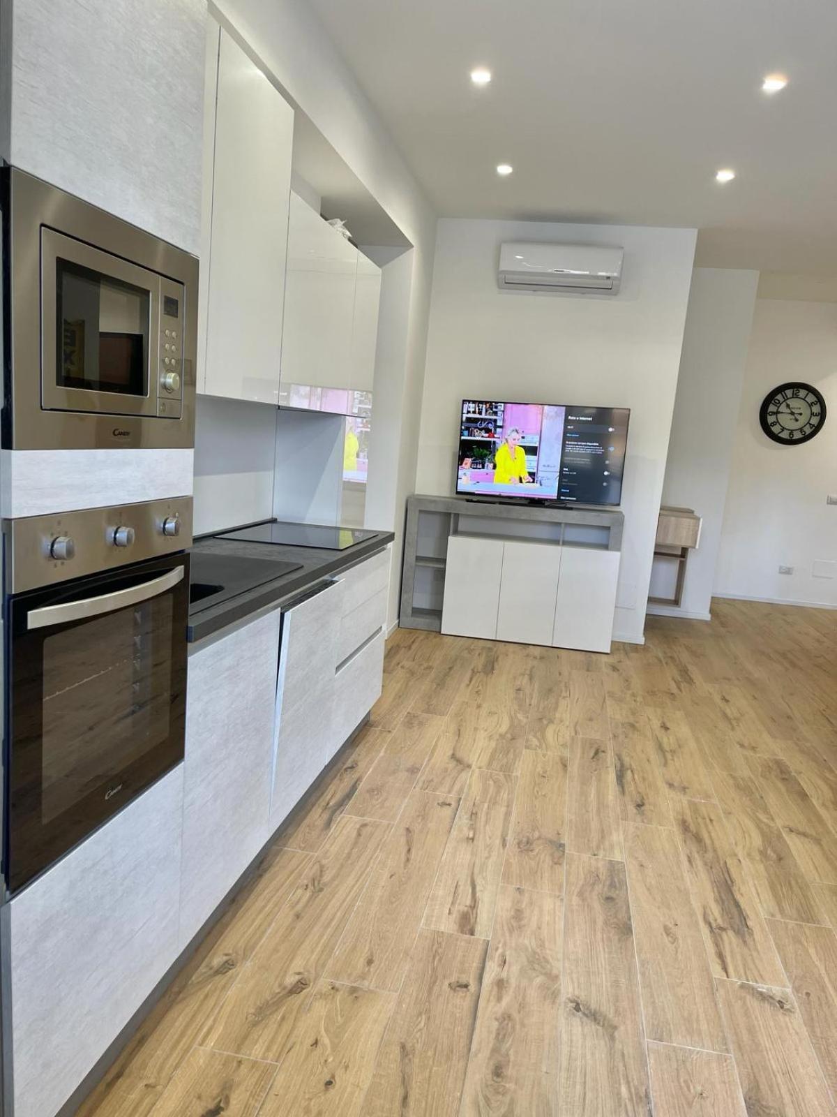 Pm 34 Viale Imperatore Guest House - 50 Mt From Metro San Paolo Exterior foto