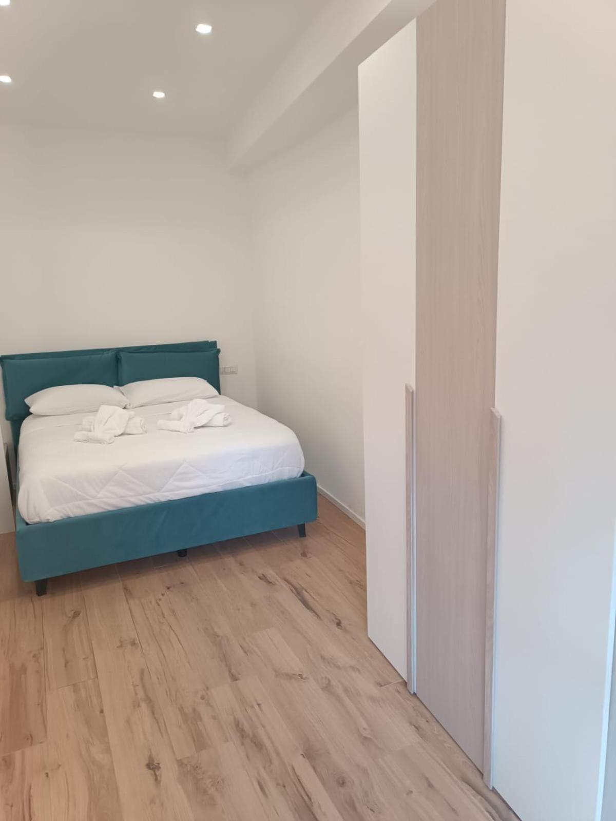 Pm 34 Viale Imperatore Guest House - 50 Mt From Metro San Paolo Exterior foto