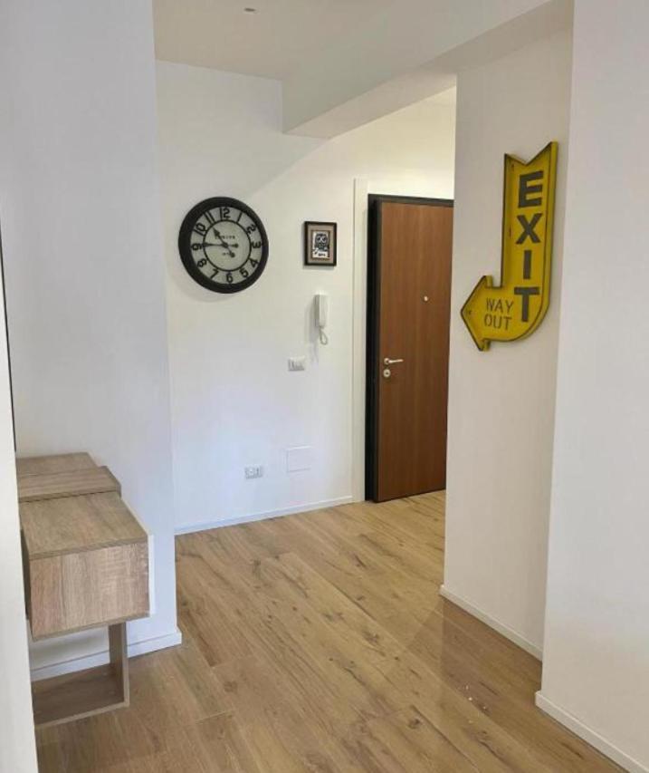 Pm 34 Viale Imperatore Guest House - 50 Mt From Metro San Paolo Exterior foto